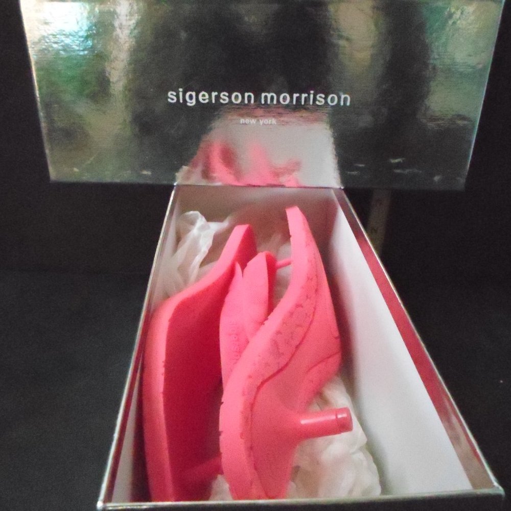 Sigerson Morrison Size 7 Pink Flip-Flops W/Heel Never Worn